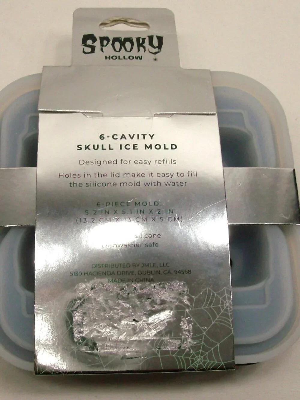 Spooky Hollow 6 Cavity Skull Ice Mold with Lid New in original packaging!